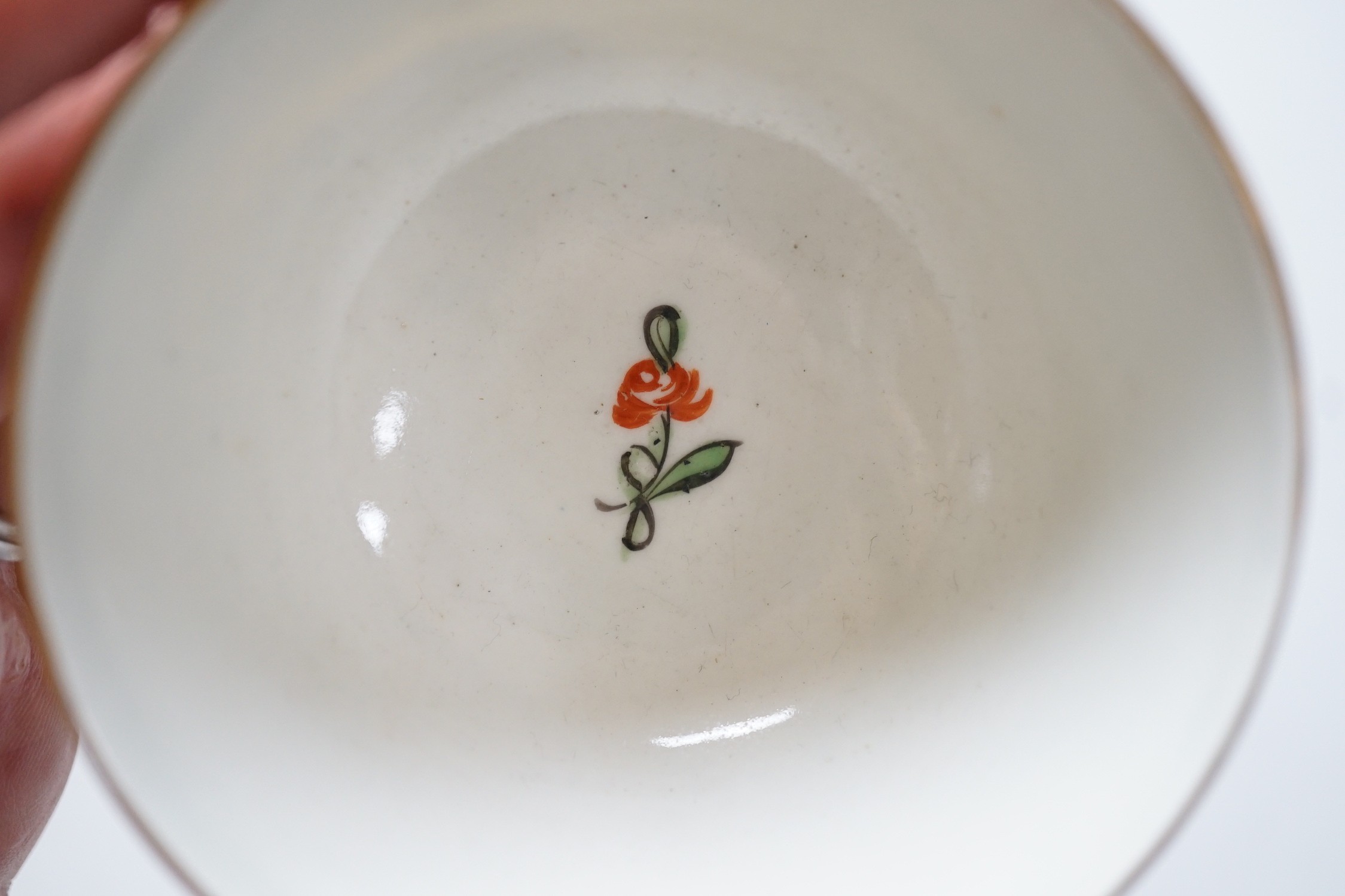Eight 18th century Caughley teabowl and saucer with Back to Back Roses. 6cm overall